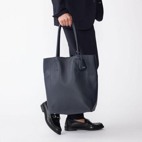 [^ԁF118400077]AU[ƌႦقǊx̍vgpg[gobONb`obOyfޓzyʐɗDꂽvgpB悭V{̂î\ʊBVRvPA₷A}ȓVωCɂgp܂ByfUCEX^COzJ̓}Olbg{^𓋍ڂAgoɂSĂgdlBɂ͏̎[ɕ֗ȃWbvt|PbgƁAO\ȃNb`obOBɂ̓nhɎO\ȃL[[Vtт[UreB̏[dオBNb`obO̓^ubg̎[ɂ\ȑ傫ŁAobOCobOƂĂ͂AP̂ł􂵂ĂfUCɎdグĂ܂BA4TCYƎ܂S[fTCYɂȂ悤A{̂̑傫ĂA|\Ȓ̃nhACyɒu悤ɒʂɂ͋tĎ_fC[ɎgĂ₷|CgBrWlXV[畁ig܂ŕLV[ł̊􂪊҂ACełBNb`obOTCY37cm 26cm }`3.5cm d155gyӎzY󋵂ɂX܂ɂĔ̔ꍇ܂BipׂɁAAeV^OEl[KmF̏Ap͂舵BBeɂ̓p\REX}[gtHȂǂ̉{ɂāAۂ̐FƈقȂČꍇ܂B@i̐F͏iP̂ŎBe摜QƂB摜̏i̓TvłB@ۂ̏iƎdlAHATCY኱قȂꍇ܂B