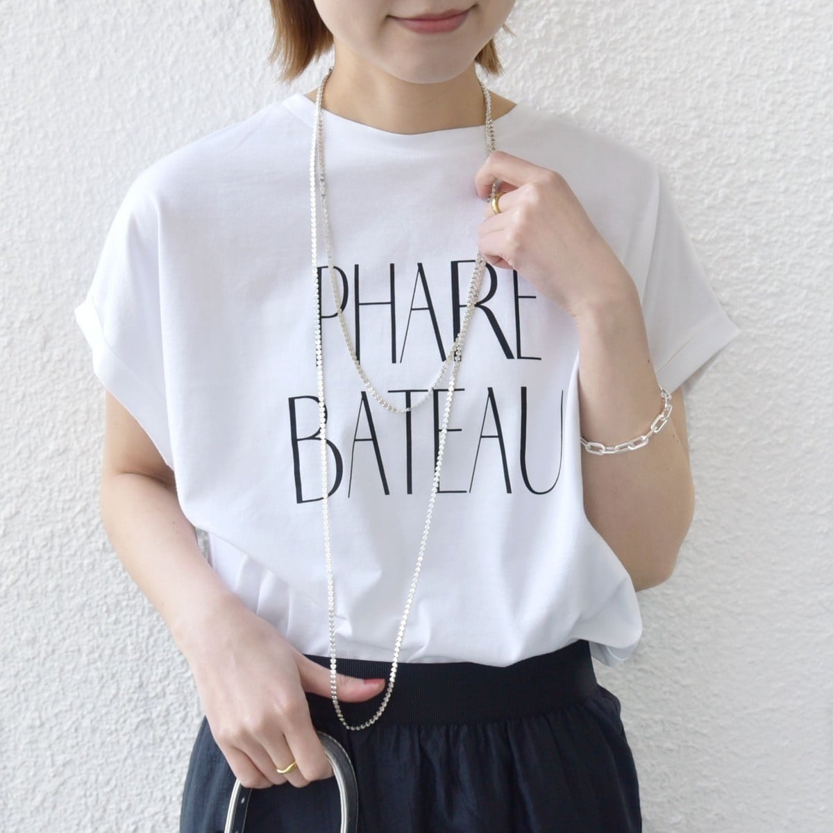 【シップス　ウィメン】〈洗濯機可能〉プラチナヴェール 長袖 ロゴ TEE SHIPS（シップス）の「〈洗濯機可能〉プラチナヴェール 長袖