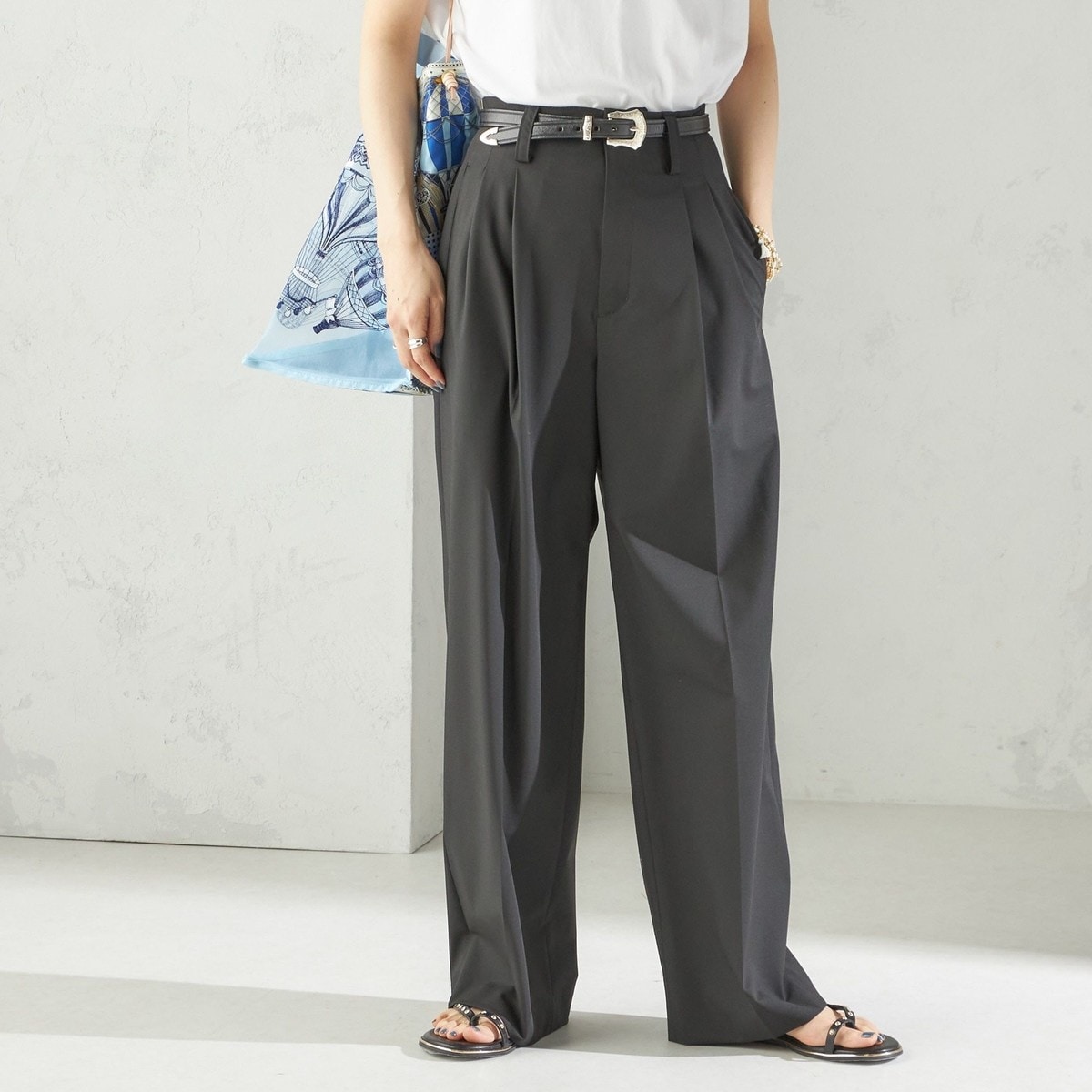 美品　INDIMARK インディマーク 裾折り返しワイドデニムパンツ INDIMARK(インディマーク)長身さんにオススメウエスト総ゴム