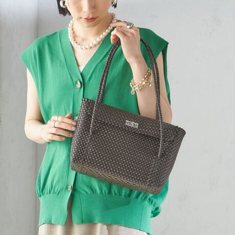 [^ԁF310041225]\25SS\SHIPSʒ̃JhobOItbvt̃fUCƃLbƂЂ˂|Cg̃JhobOBĂ炵₩ȃzCgƁAgh̃uEœWJBJhobOłLCڂȃfUCȂ̂ŁAJWAłȂAꂢ߂ȃX^CɂǂłBVbvX̕ʒdlłB₢킹iԁF310-04-1225yDiminutivoz(fB~keB[{)XyCŁu炵v̈ӖAJtȃfUCƃLVR̓`H|gݍ킹AIȃGbWvXALVRJhobOuhBRA_ChAȂǂ̗lXȃ`[tɂ͐Z̃bZ[W߂Ă܂Bnō]󂯂DElɂnhChŐYATCNłvX`bN̕RgpĂ邽ߐ􂢉AvpIłBnhCḧׁA̐iɂ͎኱̌덷܂B\߂B኱̐F̈ႢV~Aꂪ܂A͐i̓ƂĂBBeɂ菤i̐FقȂČꍇ܂BîF́AB摜QlɂĂBipׂɁAAeV^OKmF̏Ap͂舵B