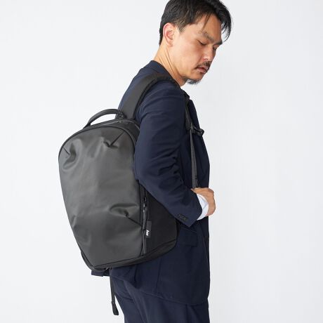 [^ԁF118400067]s̐lCւAerDAY PACK̓oyfUCzVbvXƂAerł͏ƂȂʒiWJBVbvXłs̐lCւuhƂȂĂAV[Y݌ɌiĂuhBDAY PACK̓CCɂ͖fBe[𐷂荞݁Ag₷A֗ȃfUCɃAbvf[gs܂Bgɂ҂ȂX^COɃ}b`ꂽfUCƂȂĂ܂BECORDURA(R)̐ngpBEtg͖hɗDꂽiC̃R[eBOt@ubNEYKK(R)Wbp[Ev~Â郊bvXgbviC̃CjOEE\tgȗnt̃pbhPCp|PbgE@\IɎ[\ȓ|PbgEgbvɏp̃NCbNANZX|PbgEX}[ggbJ[pB|PbgEϐ̂郁CWbp[EEH[^[{gpz_[E݂͂₷gbvƃTCh̃nh EQ[Wo[ʂpXX[@\ڃCCƂ̕ύX_EnύXR[foXeBbN(R)iCgpCORDURA(R)̐ngp@nύXyʉĂ܂BE|PbgdlύXEQ[Wo[ʂύXE|Pbg̓̃J[肰ȂlCr[J[֕ύXLengthF44 cmWidthF30 cmDepthF14 cmWeightF1220 g(CCday pack31270)yAerziGA[jTtVXRxCGA_2014NɐݗBssɂj[Y𖞂ϋv̂鍂ĩobOANZT[n邱ƂڎwĂ܂B_ŋ@\IȃobORNV͓Xς䂭sssvtFbViAAX[gAgx[ɌăfUCĂ܂ByӎzipׂɁAAeV^OEl[KmF̏Ap͂舵BBeɂ̓p\REX}[gtHȂǂ̉{ɂāAۂ̐FƈقȂČꍇ܂B@i̐F͏iP̂ŎBe摜QƂB摜̏i̓TvłB@ۂ̏iƎdlAHATCY኱قȂꍇ܂B