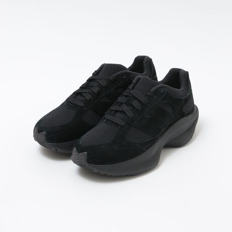 [^ԁF115431282]NEW BALANCÉuWarped RunnervɃg[iJ[̐VFoI茻Iȃt@bVԂɍ킹Đi邽߂ɁAꂽ̂Ęc܂IŋߖIȃfUCŕ\ꂽuWarped RunnervɁAg[iJ[̐VFoBuhےNVJȕ\ƍŐVeNmW[̗ZɂA`IŃ_Re|[fUCAVt@bVĂ܂ByNew Balancez(j[oX)č{XgɂāAΕȂǂC̃[J[Ƃ1906NɒaB Ж̗R͗lɁgV(new)AoX(balance)ho炷Ƃɂ܂B 1938NɋLÕׂjOV[YJA1960Nɂ͑nƓ瓾ZpEo𐶂A{iIɃX|[cE֑𓥂ݓ邱ƂɁB @\D悵V[YÂɑ΂ṕAt@bVƊEɂ傫ȉe^uhłByӎzTCYZi\Lj͂܂ŖڈƂȂ܂B{[gpׁ̈AAɔjꍇ܂BipׂɁAAeV^OEl[KmF̏Ap͂舵BBeɂ̓p\REX}[gtHȂǂ̉{ɂāAۂ̐FƈقȂČꍇ܂Bi̐F͏iP̂ŎBe摜QƂB