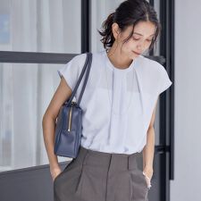 シップス(SHIPS)の〈手洗い可能〉タック タイ フレンチ スリーブ ブラウス