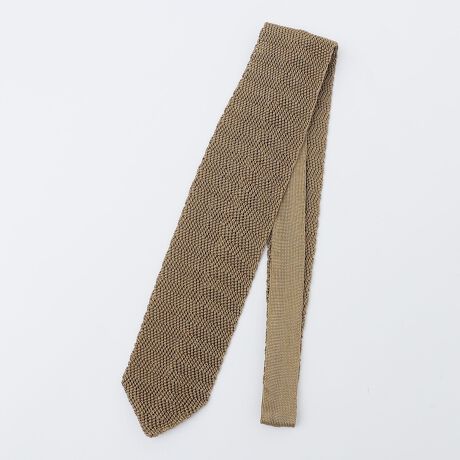 [^ԁF118200216]SHIPS DRESS Mede in Italy _炩ȕ\̃jbg^CłByfޓzVN100%̃jbg^CłBC^Ãjbg^C炵_炩ȒߐSnBjbg^C̓hCȈۂɂȂ肪łAVNL̏iȉ{łByfUCEdlETCYzjbg^C͌悪XNGAɂȂĂ̂łA悪ʏ̃lN^Cɋ߂|Cebh̎dlƂȂĂ܂BDɕ\J[oG[VLxB匕ׂAʔNgp\ȑfނŉ̍LlN^CłBĩWPbgX^Cɍʂ^Ă1{łByX^COzlCr[uU[Ƀ{^_EVcȂǂ̃x[VbNȃACeɍ킹邾ŁÂ郈[bpIȕ\gbhX^Cy݂Ƃł܂BWPbgX^CłȂfjVcɃJo[I[HDX^CȂǁAقǂ悭hX_EX^COɂ߂łByӎzipׂɁAAeV^OEl[KmF̏Ap͂舵BBeɂ̓p\REX}[gtHȂǂ̉{ɂāAۂ̐FƈقȂČꍇ܂B@i̐F͏iP̂ŎBe摜QƂB摜̏i̓TvłB@ۂ̏iƎdlAHATCY኱قȂꍇ܂B