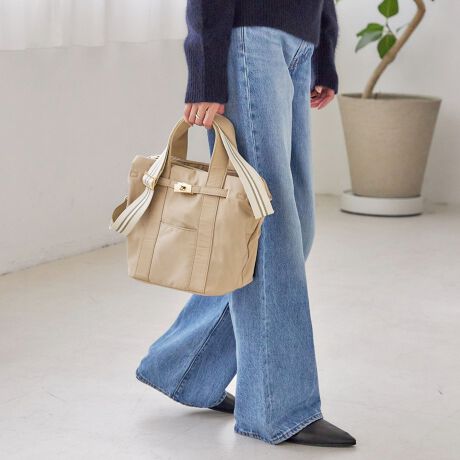 [^ԁF310001296]\25AW\fC[gɂ傤ǂTCỸV_[g[gobOוX}[gɎ^ׂAp[e[Vt̃Ce[vobOBɂ͎d؂肪AzEX}zE|[`Ȃǂ𐮗Ȃ[ł݌vŁAo₷gQłBTCY̓RpNgȂKvȂ̂͂邿傤Ǘǂ́BV_[͎O\ŁA莝ł΂ߊ|łV[ɍ킹ăAWł܂BIEIt킸g₷Âoʋ΁EʊwɂtBbg閜\obOłBV[Y܂BC e[v V_[t A4 g[giiԁF310-00-1282jY󋵂ɂX܂ɂĔ̔ꍇ܂BBeɂ菤i̐FقȂČꍇ܂BîF́AB摜QlɂĂBipׂɁAAeV^OKmF̏Ap͂舵B摜̏i̓TvłB ۂ̏iƎdlAHATCY኱قȂꍇ܂B