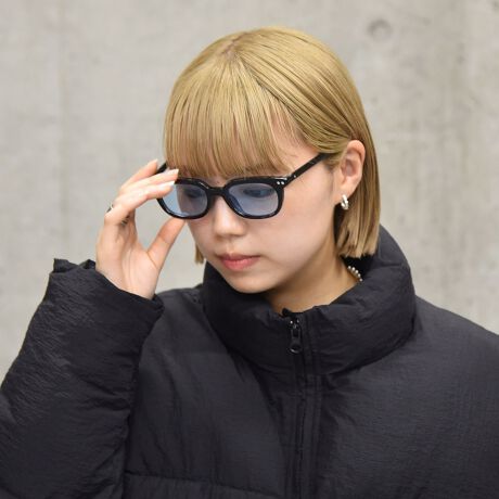 [^ԁF110600004]TXeBiuȃACEFAuhSZADEBATESyfUCzV[vŃGbW̌C炩Ȓ`t[BNVbNȗlfiƂ悤ȃC[WłȂA㉻ꂽbates͂ǂȃt@bViグ̂ɌȂACeB[J[\LJ[ubNFelysium double black / aquauEnFmaple tortoiseshell / caramelloySZADEziGXU[fjI[XgÃ{ɂ2020NɐݗꂽACEFAuhBꂽgh̃VGbgA\ȑfނƑlɍSAt@bVƊEŋNĂpƉߏȃTCNf؂ׂAPaulineTsolos𒆐SɎfUCi[ɂėグꂽB̎𗘗pĊvVƑzsƁAĊj̖{ςĂƁBACEFAYƂɂĔɖƂȂĂvXeBbNɂĒԍsĂj̈zf؂邽߁Aȏn̋MdȓVRoCIfށAvgx[XfނgpɁAɍė]ĂvXeBbNėpƂ_ɎBv\ȎЉ̎lƐľqȂǁAϋɓISDGsɎgޖ{̃TXeireBlTCNACEFAłA݃I[XgAł͊ɍ250X܈ȏWJAAJA[bp̗LZNgVbvłWJĂB2023N2ɂ͓{Ō[`ByӎzipׂɁAAeV^OEl[KmF̏Ap͂舵BBeɂ̓p\REX}[gtHȂǂ̉{ɂāAۂ̐FƈقȂČꍇ܂Bi̐F͏iP̂ŎBe摜QƂB