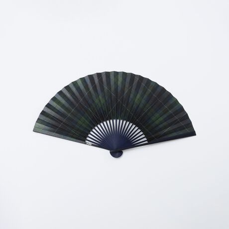 [^ԁF118920121]u50th ANNIVERSARY ITEMv50NLOAXyVȕʒACepӂ܂BSHIPS DRESSʒ {e̐ SHIPS TARTANgpqłByfUCEdlETCYzSHIPS TARTANgpq𐧍삢܂BY͕6NɑnƂ̗jƓ`鋞q𐧍삷{e̐B̃J[́ASHIPS̕ʒŐߏグlCr[gpʂ1{ƂȂĂ܂Bq́A|HĐq̍uvAq̎̕unvHA܂ڂtuʍvAƐʂgݍ킹udグƁvɑʂ܂Bۂ̐H́udオ܂łɔ\ El̎ʂvƌقǍׂAAGttAA܎tAttȂǁA20]̐El̕Ƃōs܂B{e̐łׂ͂̂Ăn̐El̎Ƃōsōi̋q肠Ă܂dԂ̒ItBXȂǁAX̐̒ŐqƂŁA͂GKgɔAj͂X}[gɃZX悭AgołACełBq𒷎RcEJ߂̂Ƃ͒|̕ŁA͐̕GȂ悤ɁBEgpȂƂ̓VƂ̗ւ͂߂ĂBV͂߂ĂƂŗv܂Aq̌^hƓɁA|̔߂܂BTCY̒́AViq̐jniԉ̕j܂ł̒łBVvi̎x_ƂȂ镔j܂ł͒Ԃ7.5i22.5cmjłBTCÝ̕AJƂ̐e悩Е̐e܂ł̒łBy{e̐znƂ͕6Ni1823NjƂjƓ`鋞q𐻍삷{e̐Ba34NA̍cq̍ۂɂ́Aj̐[ĂV܂łByӎzipׂɁAAeV^OEl[KmF̏Ap͂舵BBeɂ̓p\REX}[gtHȂǂ̉{ɂāAۂ̐FƈقȂČꍇ܂Bi̐F͏iP̂ŎBe摜QƂB摜̏i̓TvłBۂ̏iƎdlAHATCY኱قȂꍇ܂B