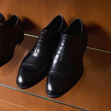 【SHIPS別注】Lo spago: パンチド キャップトゥ シューズ