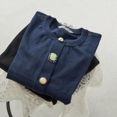 [^ԁF316230008]fUCTORRAZZO DONNAł͒Ԃ̃rW[J[fBKĂɌĐ̂閃fނŎdグ܂B͒ԂZ߂ɕύX߁AẴs[XX^CnCEGXg̃OXJ[g⃏ChpcȂǂɃoX悭킹Ē܂B_[NO[́ASHIPSʒɂȂ܂By18:_[NO[zy19:ubNzn͓ŁA{^̕тނقȂ܂B\߂ӂBfރeZfނɖAĉiYʂ̑fނłBƂSnŔꂪǂ^ĂłKɒpĒ܂BR[fBl[gp[eB[̉HDɂ߂łBtg1ŒpĂrW[ۗ߁AnCEGXg̃OXJ[g⃏ChpcƃR[fBl[gĒ̂߂łB܂ASTfjȂǂō킹ăJWA_EȂĒ܂B₢킹iԁF316-23-0008yTORRAZZO DONNAzigbcHhijoΏΊɂȂA܂ƂΐEL郂[hAtF~jAJWAB^ɂ͂܂ȂWXTORRAZZO炵iɁBjbg̃vtFbViƂāA܂ƂlȂASn̂悳Ă炦悤OIɂVGbgBgh݁ACgJ[[NBւ邷ׂĂ̐l؂ɂ uӂÂv̏oƏΊAAt@bVł͏IȂ𐢊E֓͂Bfނ̓A\ʂɃlbviIɑȂĂjXuiɃjȂǂ̎܂BipׂɁAAeV^OEl[KmF̏Ap͂舵B