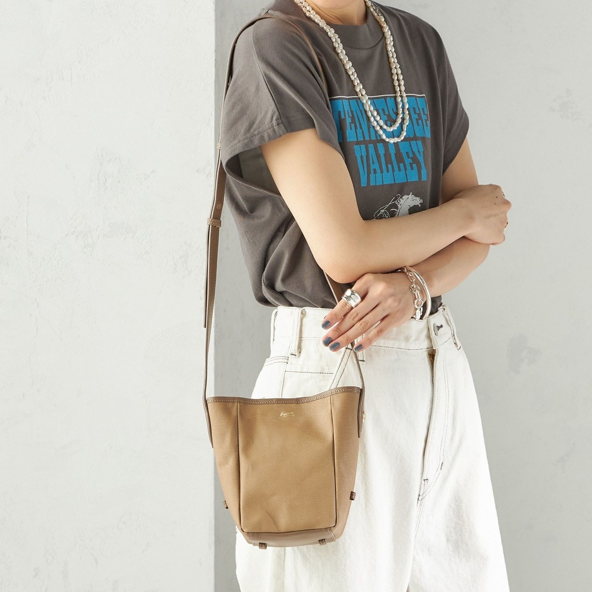 [�}���C]BEAURE: �L�����o�X �~�j �o�P�c �o�b�O/�V�b�v�X�iSHIPS�j �x�[�W��