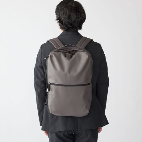 [^ԁF118400107]rWlXV[ő劈ԈႢȂ̑eʂ3WAYobOoyfޓz|GXeƍvgpBOɍvgpϋvグAɃ|GXefނgp邱ƂŉKɔwƂ̂łJoɎdオĂ܂ByfUCzbNEg[gobOEV_[obO3WAYō킹rWlXobOBlXȃX^CANZX̂₷Wbvt3̑傫ȃ|PbgAC̃Xy[Xɂ̓p\RŒ肵Ď[\łBbÑV_[͔wʂ̃|PbgɎ[\łB܂V_[̃XgbvOƂ\łBꂼPƂ̃obOƂĎgp悤ɃfBe[ɂč쐬s܂ByӎzY󋵂ɂX܂ɂĔ̔ꍇ܂BipׂɁAAeV^OEl[KmF̏Ap͂舵BBeɂ̓p\REX}[gtHȂǂ̉{ɂāAۂ̐FƈقȂČꍇ܂B@i̐F͏iP̂ŎBe摜QƂB摜̏i̓TvłB@ۂ̏iƎdlAHATCY኱قȂꍇ܂B