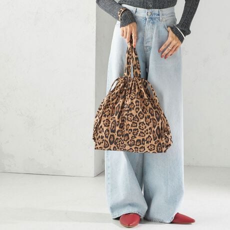 [^ԁF310001397]\25AW\R[fBl[g̃ANZggɂ҂ȃg[gobOK萔ʂɒBAߐ؂ƂȂ܂hXgdlɂȂĂВobOƂĂgpłg[gobOBA4TCYƔ[܂Ayfނ̂߃TuobOƂĂ߂łB|PbgtŎp`FbNAIp[hAVo[3ނ̓WJŁAꂼSHIPS̃ShJ{Ă܂B̃X^COɃvX邾ŃANZgɂȂ܂B₢킹iԁF310-00-1397C␅ɂFڂ肷ꍇ܂BBeɂ菤i̐FقȂČꍇ܂BîF́AB摜QlɂĂBipׂɁAAeV^OKmF̏Ap͂舵B摜̏i̓TvłB ۂ̏iƎdlAHATCY኱قȂꍇ܂B