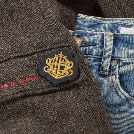 [^ԁF319600036]\25AW\u50th ANNIVERSARY ITEMv50NLOAXyVȕʒACepӂ܂BfUC50NLOĐ삳ꂽIWĩGuu[`ɂ܂B̓IȎhJő݊AANZT[oŃ|CgɎgĂ܂BWPbgɂ͂AlXȃgbvXAobOȂǂ̏ɂĂ킢fUCBfUCWĴŁAtĂ̂߂łB₢킹iԁF319-60-0036V[Y܂ 50th ANNIV SH S byiiԁF319-60-0037j 50th ANNIV `[t byiiԁF319-60-0038j̐iɎgpĂśAɃfP[głBĺA畆ւ̈ɂPKɌq댯܂̂ŁA\ɂӂBBeɂ菤i̐FقȂČꍇ܂BîF́AB摜QlɂĂBipׂɁAAeV^OKmF̏Ap͂舵B摜̏i̓TvłB ۂ̏iƎdlAHATCY኱قȂꍇ܂B