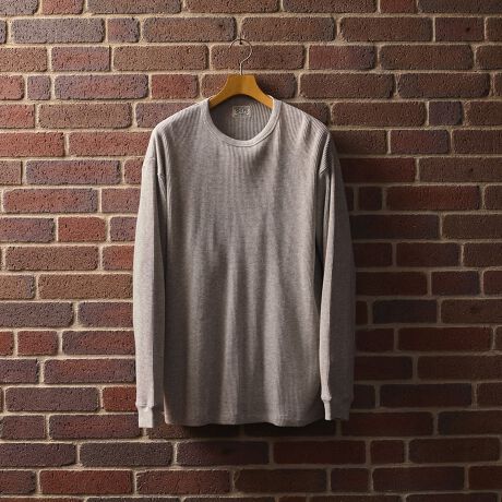 [^ԁF112060044]hSHIPS AUTHENTICh1ŒpłT[}ׂ܂Iyfޓz悭̃RbgT[}ngpBA_[IȎdオɂȂȂ▭ȌłByfUCzꖇƂėlɂȂKxȂƂ̂TCWOBLтĂ炵ȂȃlbN̑ΉƂāA̓IȃlbNp^[ƃtCXoC_[dlɂȂǍו܂ōS肪l܂Ă܂BySHIPS AUTHENTICziVbvX I[ZeBbNjAJgbhA[NA~^[AAEghAVbvX̌Iȉ߂ŒĂSHIPS AUTHENTICBɍEȂՓIȃfUCx[Xɂ̂Â̔wiiɂA{iIȃACeWJByӎzipׂɁAAeV^OEl[KmF̏Ap͂舵BBeɂ̓p\REX}[gtHȂǂ̉{ɂāAۂ̐FƈقȂČꍇ܂B@i̐F͏iP̂ŎBe摜QƂB摜̏i̓TvłB@ۂ̏iƎdlAHATCY኱قȂꍇ܂B