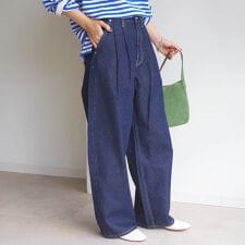 《予約》【WEB限定】〈洗濯機可能〉2タック カーブ デニム パンツ