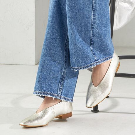 [^ԁF315500111]\25AW\ʔNgLCڃVGbg̃pvX́ASnɂꑫBubN͒悢̂㎿Œ悢݂̂C|[g̃V[vU[ʒłĂ܂BuԂ_炩ݍ݂܂BVo[̓Vp̂悤ȗDJ[ŁAF킹₷FłB͂€vgpĂ܂A_炩V{̂郌U[ŏiȈۂłBCjO͋NёfނgpĂfł₷肪͓IłB\[̓NbVA܂łَq̃O~̂悤Ȓe͐̂\[gpĂ܂Bq[18mm̍ŁASȃtbgɔׂĔɂpc̏Ƃ̃oXƂ₷łB₢킹iԁF315-50-0111TCYZi\Lj͂܂ŖڈƂȂ܂B{[gpׁ̈AAɔjꍇ܂B\߂肢܂BBeɂ菤i̐FقȂČꍇ܂BîF́AB摜QlɂĂBipׂɁAAeV^OKmF̏Ap͂舵B摜̏i̓TvłB ۂ̏iƎdlAHATCY኱قȂꍇ܂B