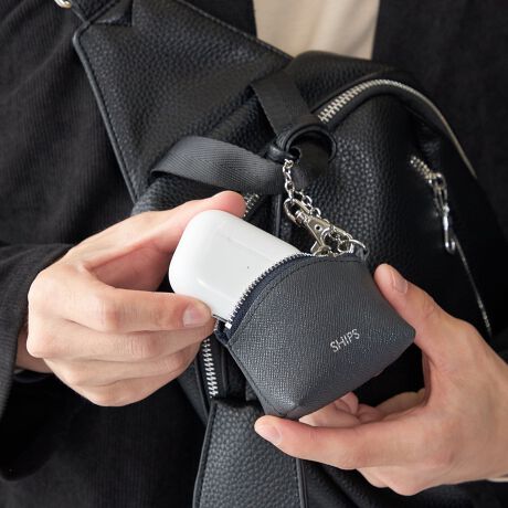 [^ԁF110000007]IWiv́ySAFFIANO LEATHERzV[Y~j|[`ւƎdグWEBACeoIyfޓzhSAFFIANOhƂ͌^̖́BiȌ򊴂ƂƂɁA̖ڗɂŌڂł͂Ȃpɂxł܂B_炩Ȃ₩ŁAɓނ悤ȑfފɎdオĂ܂ByfUCzCXCzJM̗lXȏ̎[ɕ֗ȃTCYBobOxg[vւ̒EeՂɍs郌o[t̃iXJ𑕒B(ʐ^7)tgɃuhSĂAJoɂ̃X^CÕ|CgɁByӎzY󋵂ɂX܂ɂĔ̔ꍇ܂BipׂɁAAeV^OEl[KmF̏Ap͂舵BBeɂ̓p\REX}[gtHȂǂ̉{ɂāAۂ̐FƈقȂČꍇ܂B@i̐F͏iP̂ŎBe摜QƂB摜̏i̓TvłB@ۂ̏iƎdlAHATCY኱قȂꍇ܂B