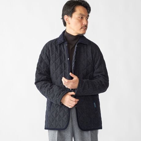 [^ԁF114100109]LAVENHAM ʒfhKEDINGTONh  ~ɂ߂̃E[fށyfޓẑ݂E[fނgpĂ܂BE[fނ͕ۉEzɗDĂ~ɂ߂łByfUCEdlzLAVENHAM̃CCŎ舵ĂuRAYDONiChjv͂ƂVGbg̐lCfłB̃Ch͒䂪኱ZArWlXŒp悤ƂƃWPbg̐oĂ܂Ƃ܂Bׂ̖SHIPSʒfyKEDINGTONzłB̈Ⴂ̓ChƂ͋͂4cmłÂ킸ȍ̖Ă܂ByX^COzX[cEWPbgX^CƂ̑悢AE^[BjbgfjE`mpgpiȃJWAX^Cɂ߂łByLAVENHAMz(xn)1969NɐݗAX̓LeBOH{ngăGUxX̏np̖ѕziz[XEuPbgj쐬Ƃn܂AnpƊEł̒nʂm㈤DƎgpWPbg̗v]ɉƋɁA1978Nɔ\ꂽ_ChELeBOEWPbgȍ~At@bVƍi˔lCuhւƐĂpuhłB܂Auh̃LeBOOEMŎ|ApxM[łnp̃uPbggpĂ邱ƂłM̂uhɂȂ܂ByӎzipׂɁAAeV^OEl[KmF̏Ap͂舵BBeɂ̓p\REX}[gtHȂǂ̉{ɂāAۂ̐FƈقȂČꍇ܂B@i̐F͏iP̂ŎBe摜QƂB摜̏i̓TvłB@ۂ̏iƎdlAHATCY኱قȂꍇ܂B