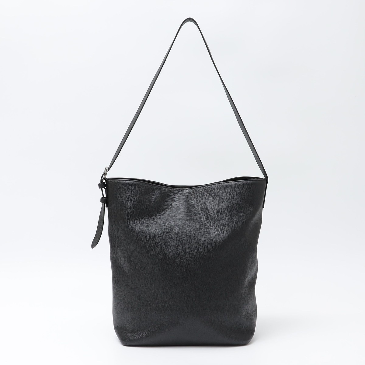 ラコステ　モノグラム レザーモノグラムリポーターバッグ　黒色 ラコステ LACOSTE モノグラム レザーモノグラムリポーターバッグ