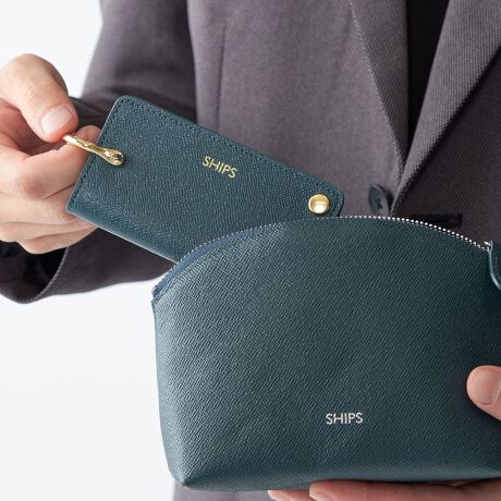 [^ԁF110000005]IWiv́ySAFFIANO LEATHERzV[YL[P[XւƎdグWEBACeoIyfޓzhSAFFIANOhƂ͌^̖́BiȌ򊴂ƂƂɁA̖ڗɂŌڂł͂Ȃpɂxł܂B_炩Ȃ₩ŁAɓނ悤ȑfފɎdオĂ܂ByfUCzyʂɎdオĂ莝^т₷ACełB2g[J[ƃtg̃uhSł肰ȂANZgɁB25FWyWEBzySAFFIANO LEATHERzV[Y^: 110-00-0006i:yWEBzSHIPS:ySAFFIANO LEATHERzEh Wbv |[`^: 110-00-0007i:yWEBzSHIPS:ySAFFIANO LEATHERz~j |[` obO `[[TCgɂ(nCt/-)ł̕iԕ\LƂȂ܂BubN͒uEJ[ACgu[͒Cgu[2g[J[ɂȂĂ܂ByӎzY󋵂ɂX܂ɂĔ̔ꍇ܂BipׂɁAAeV^OEl[KmF̏Ap͂舵BBeɂ̓p\REX}[gtHȂǂ̉{ɂāAۂ̐FƈقȂČꍇ܂B@i̐F͏iP̂ŎBe摜QƂB摜̏i̓TvłB@ۂ̏iƎdlAHATCY኱قȂꍇ܂B