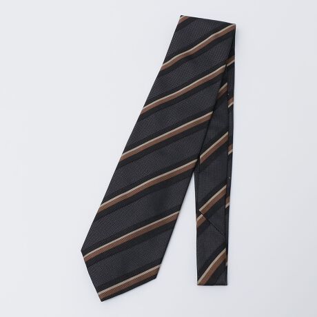 [^ԁF118200308]HollidayBrown VNfނgpXgCṽlN^Cyfޓ/fUCzVN100%̃lN^CłBO[Ƃʊ̂oXPbgnƂȂĂAV][ɗ̊^܂B_NVbNȕ͋Cy݂VbNȃXgCv1{łByX^COzCgO[~fBAO[̃X[cgpmg[X^C߂łBlN^CƃX[c̔ZW͂Ƃ邱ƂŃn̂VbNȃX^COɎdグ邱Ƃł܂ByHolliday & Brownz(zf[uE)1919NɉphőnƂꂽV܃lN^CuhB1926Ñuhnς邱ƂȂAHƉiłłтănhChɂAn肩Dƍו܂łĎdグꂽlN^ĆAEłō̕]󂯂Ă܂B2000NHolliday&BrownЂ̓C^ÃVNYƂ[h}eEZ^ЂɂĈp܂B܂ŎĂp̓`ƁAEIɗLȃC^AER̃VNYƂ̒mZAHolliday&Brown܂BɖcȃfUCA[JCuTv󂯌pA݂؂ɕۊǂĂ܂BÂ1920N܂ők邱́uvAꂽC^ÁuTH[tF[vn̋ZƃmEnEƏoAWFg}̂߂̃uhƂčLxĂ܂Byӎzuݎv́A匕̗ɂ鎅̂ƂŁAlN^CԍہA̎Ƃŗ͂𕪎UADƃlN^Ĉ̐n̔jh܂B@ɓ荞ł邱Ƃ܂BBipׂɁAAeV^OEl[KmF̏Ap͂舵BBeɂ̓p\REX}[gtHȂǂ̉{ɂāAۂ̐FƈقȂČꍇ܂B@i̐F͏iP̂ŎBe摜QƂB摜̏i̓TvłB@ۂ̏iƎdlAHATCY኱قȂꍇ܂B