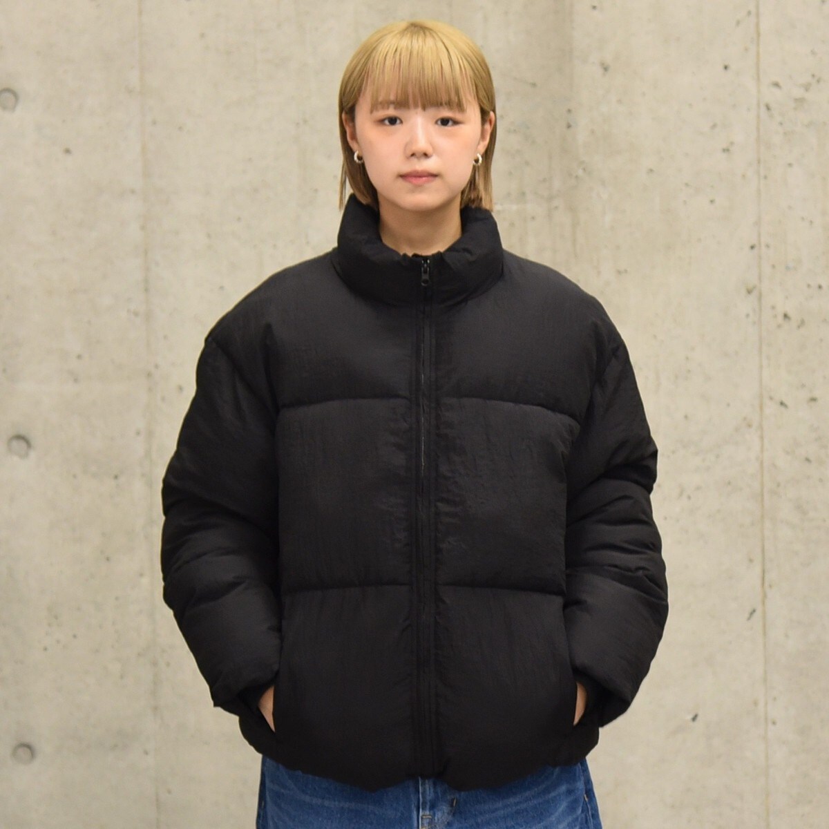 1PIU1UGUALE3Relax ブラック ハイネック M 1PIU1UGUALE3 RELAX(ウノピゥウノウグァーレトレ)ハイネック