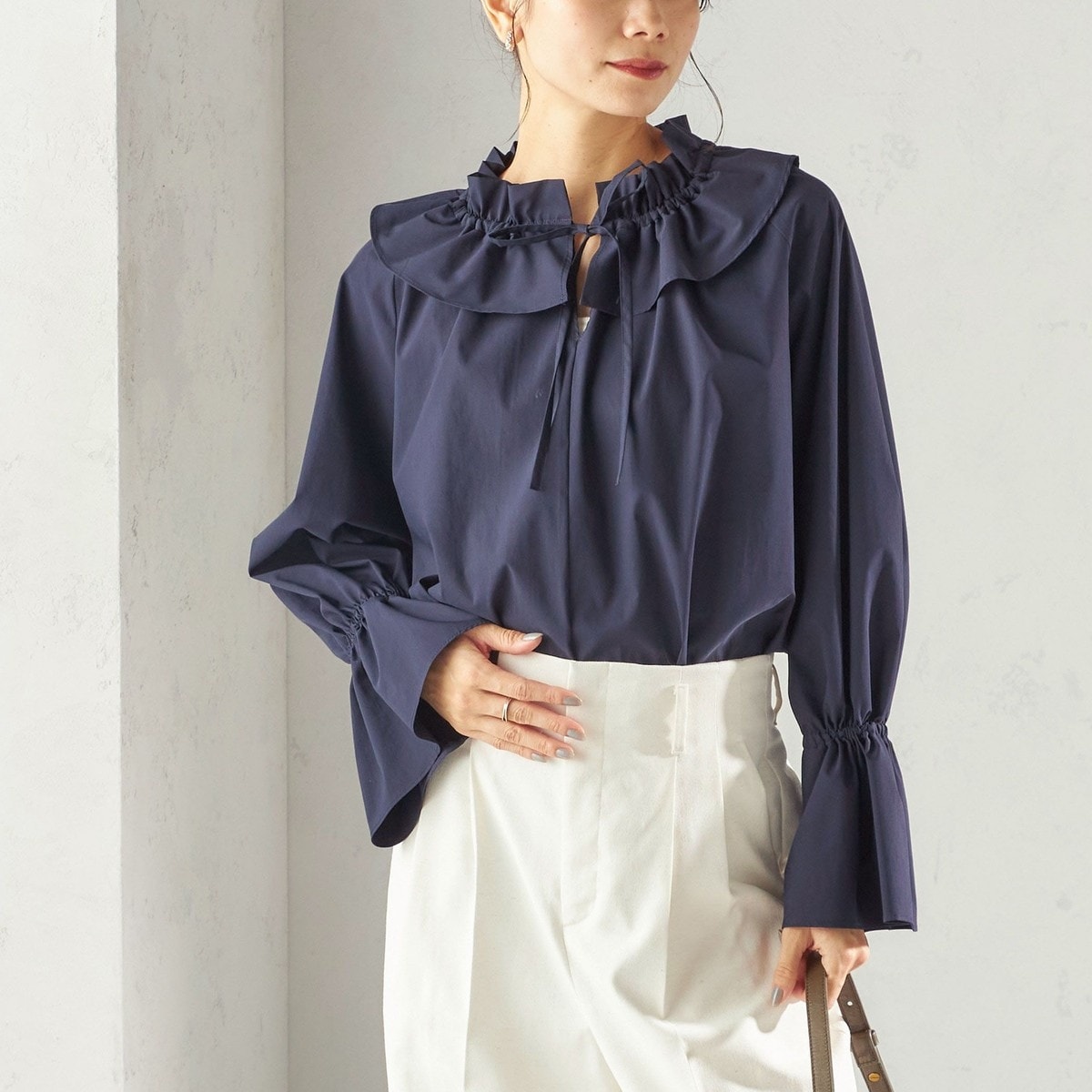 予約》タフタ フリルカラー キャンディースリーブ ブラウス