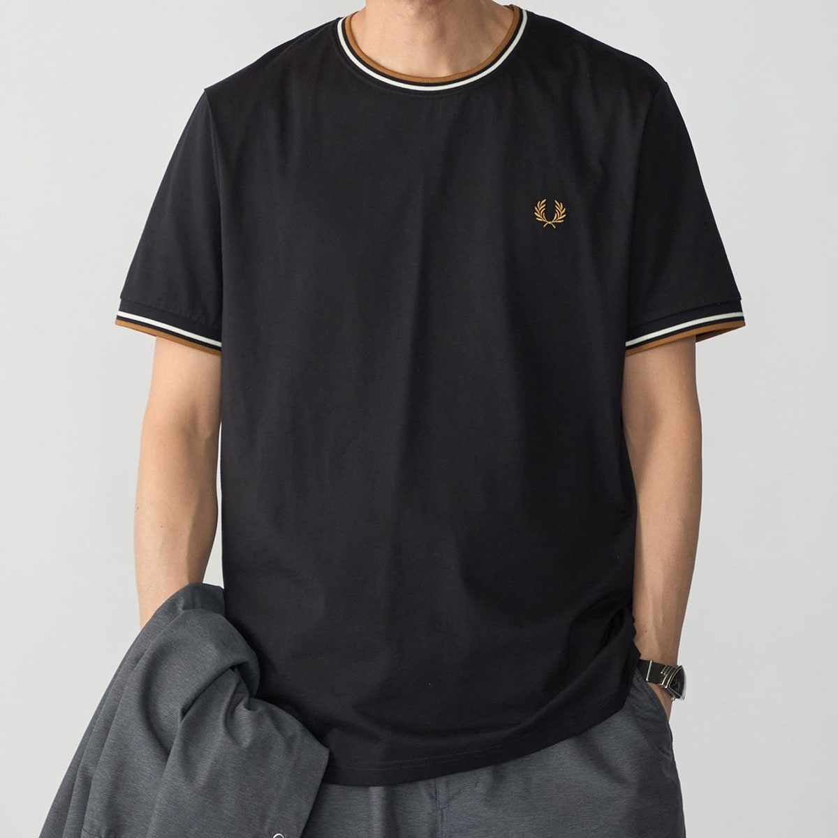[�}���C]FRED PERRY: M1588V_TWIN TIPPED/�V�b�v�X�iSHIPS�j �u���b�N