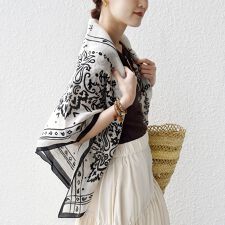 《予約》【一部SHIPS別注】manipuri: 120*120 STOLE