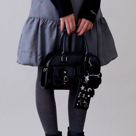 [^ԁF4953409]Iȃ|PbgfUCڂ{XgobOłBpCsOɂ͍fނA͋CɎdグ܂BX^CÕANZgƂȂ悤ȃTCY|CgB΂ߊ|X^Cy߂AV_[xg̐݌vłB`[͕ʔłB