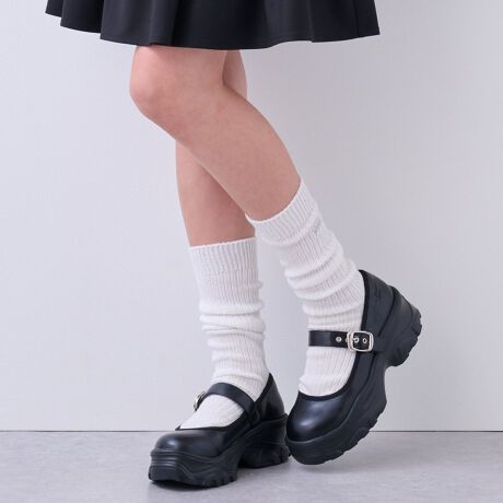 [^ԁF4953405]ɒ悢{[郋[Y\bNXłBNVƂ܂Ă͂ƂŁAۂ₱ȂꂽX^C܂BLk̂炩ȑfނ̂߁AԂ̒pKBXj[J[⃍[t@[ApvXȂǁA܂܂ȃV[YƑQłB