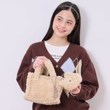 チャームつきボアショルダーバッグ