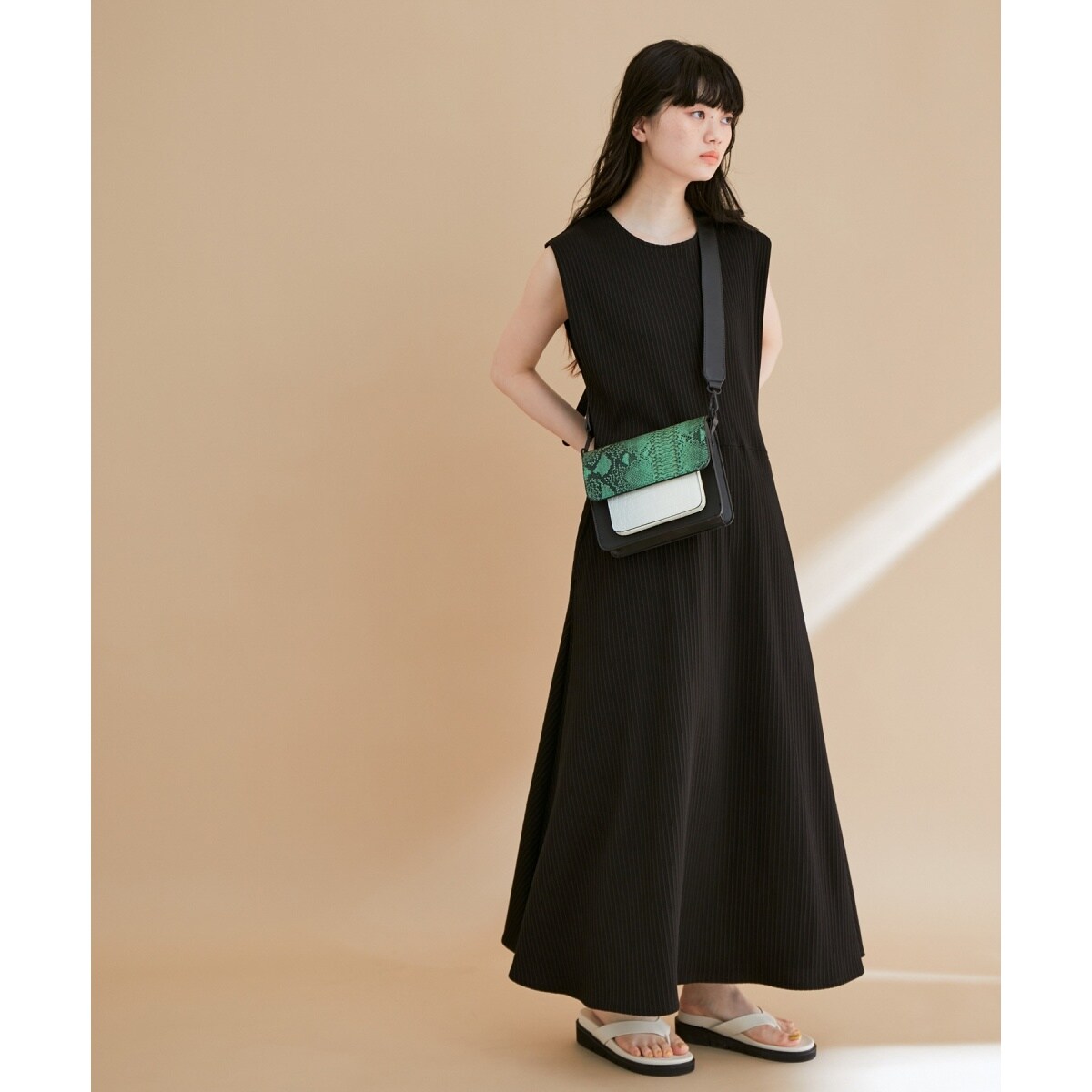 【ADAM ET ROPE' FEMME】カットフォルムロードレス ADAM ET ROPE'（アダムエロペ）の「【WEB限定】カットフォルム