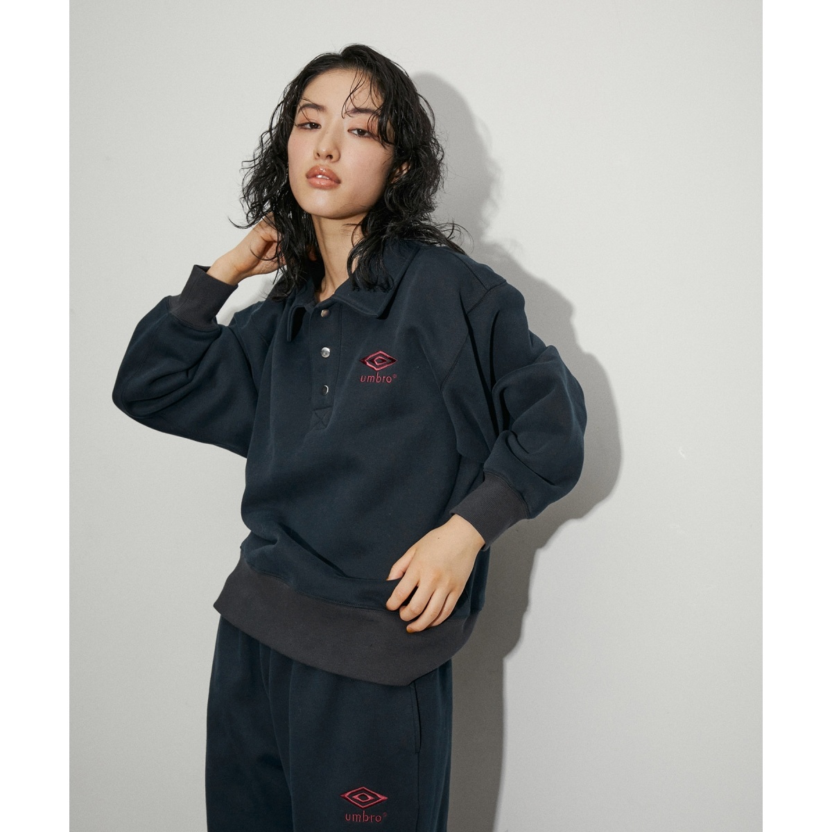 UMBRO for ADAM ET ROPE'】COLLARED SWEAT PO | アダムエロペ(ADAM ET ...