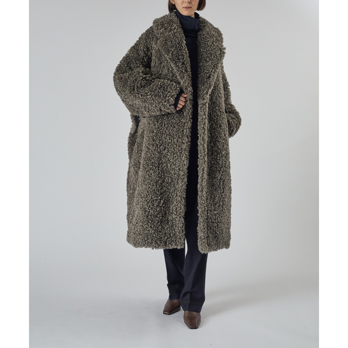ジャケット・アウター hyke FAUX SHEARLING DOUBLE-BREASTED COAT HYKE