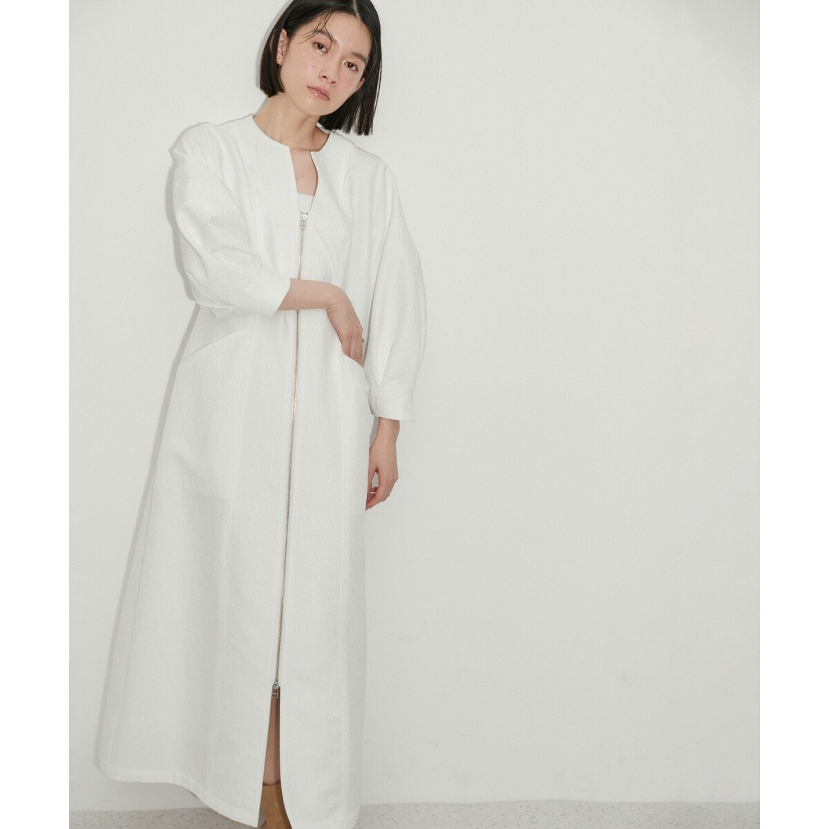 【美品】ADAM ET ROPE' FEMME ステッチジャガードワンピース　白 美品】ADAM ET ROPE' FEMME ステッチジャガードワンピース 白