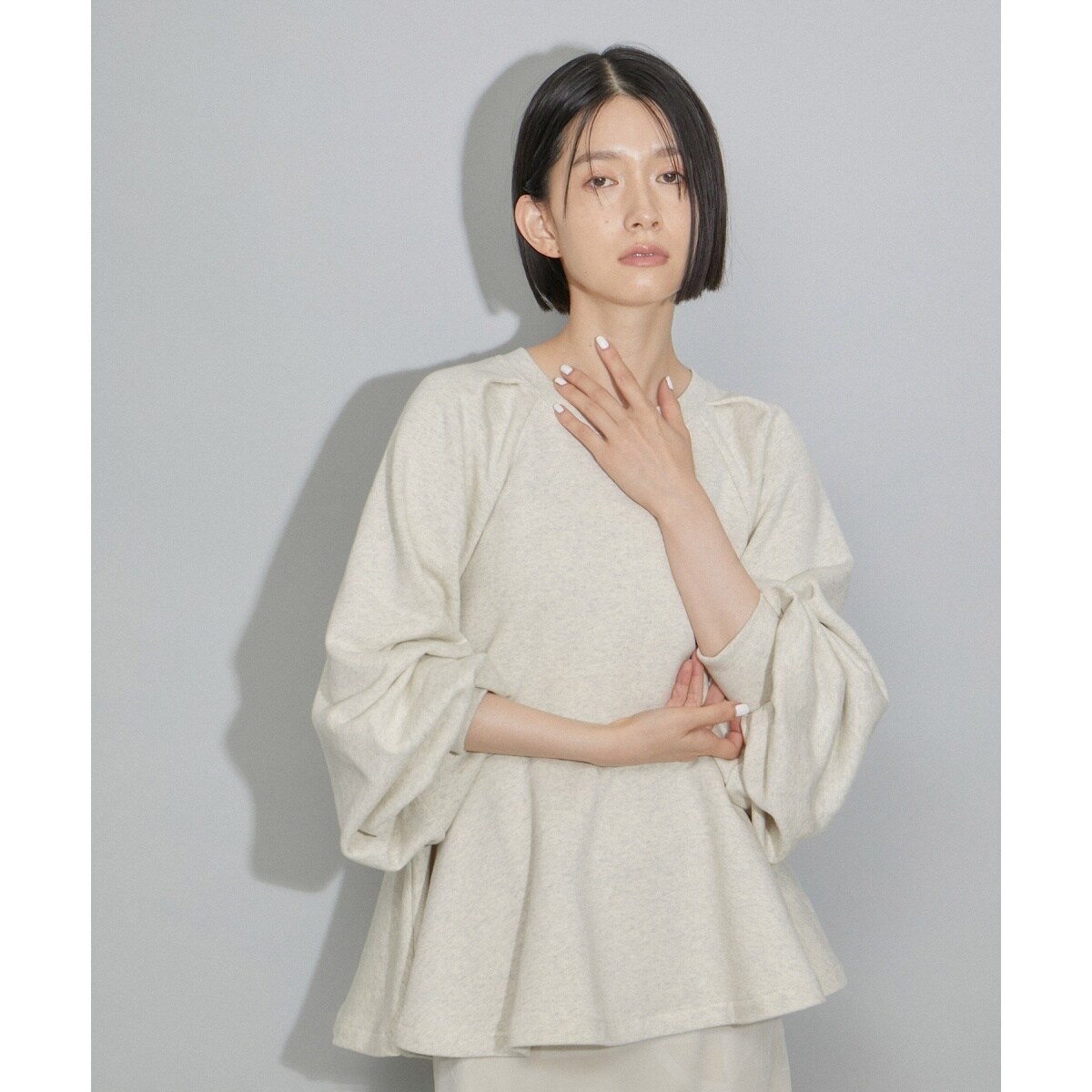 【サステナブル・WEB限定】タックスリーブペプラムスウェット ADAM ET ROPÉ FEMME(アダム エ ロペ ファム) / 【サステナブル