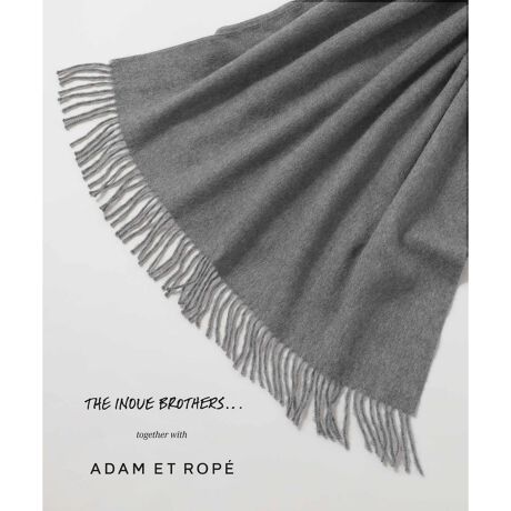 [^ԁFGKN64000]yyTHE INOUE BROTHERS together with ADAM ET ROPE'zzV[Y̓xɊJԂĂAADAM ET ROPE'łłȂʒ唻Xg[BTHE INOUE BROTHERS(U CmEG uU[Y)̃CCuBrushed Scarfv́A⃊s[gĈpt@lC̃ACeB́uBrushed ScarfvATHE INOUE BROTHERS̖͂1ł锭F̗ǂ͂̂܂܂ɁAADAM ET ROPE'ł͑唻TCỸXg[ŕʒĂ܂BCCBrushed Scarf͕30cmA180cmƃRpNgȃTCY͂łAADAM ET ROPE'ł͑̂̏ォZƂ\ȕ70cmA200cmłpӁB͍N܂ł6FɉAV4F(OFF WHITE,NAVY,LIGHT BLUE,PINK,)ǉŕʒBV4F́ACCɂWJ̖ADAM ET ROPE'ׂ̈ɍꂽGNXN[VuJ[ƂȂĂ܂B傫߂ȃTCYɂ}t[ƂĂ̎gp͂A茨ɊēZƂAЂ|ƂĎgp邱Ƃ߁BCCɂ͂Ȃ唻炱łAlXȃAW傫Ȗ͂łBfނ́wxr[ApJxgpAVN̂悤炩ȔG肪Bg͂A\ʂɃubVH{ƂŒǂ򊴂oAX^COɏioĂ܂BsApJт̓tE炩ł炩̊GApJт̗ǂԂɎł̂AVN̂悤Ȋ炩ȎGBE[̂悤ȃKTKT͖AxGꂽȂƂSnǂBuxr[ApJv͂̊G͂茰ŁAƂ芴ăNZɂȂ悤ȎGE肪́BEJV~̂ƌ鍂ۉApJт̖͂̈ƂāAۉ̍BApJ̖т́A@ۂ̈{{Xg[̂悤ɋ󓴂ɂȂĂ̂ŁAfMނ̂悤ɒgCߍݍh\𔭊BEыʂoɂꂪyAC[W[PAApJт̓jbgɂ肪ȖыʂoɂfނłAVî悤ȕ҂ݒn̔BEJbƂgANȂǂ̉w@ۂłłjbg͏ꂽA₦肷BApJт͕Axߋ@\˔Ă̂ŁASn悢gۂĂBEɂ͕KvŒŏ\ApJ̖тɂ͖܂܂邽߁AjIC񂹕tɂꂪȒPB~ł͂jIČƂȂ邪AjIC̐SzȂBEfނ̒łIɍ]E[JV~AASȂǁAbтƌĂ΂gfނƔׂĂ炵_ȂAApJ̖т͑Iɍ]ByTHE INOUE BROTHERS/U CmEG uU[Yzf}[N̓Ryn[QŐ܂ EjZɂ2004NɐݗꂽuhuTHE INOUE BROTHERSvBɃjbgCƂiWJĂ܂B{̑@ׂ\zZpƑfޑIтւ̍SAk炵pd@\⍂fUCZĐ܂RNV͐Eŏ܎^Ał͐EIȃjbguhƂĔFmn߂Ă܂B