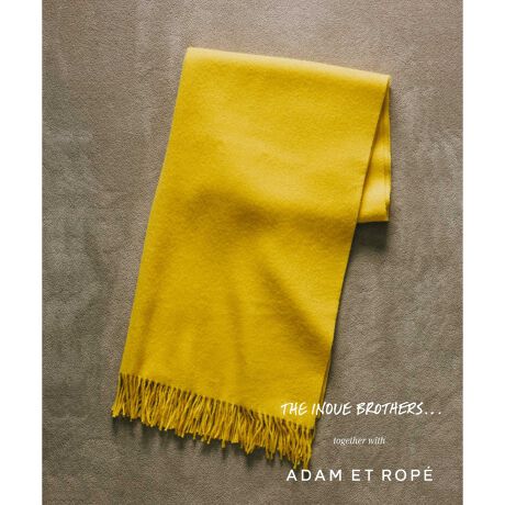 [^ԁFGKN64000]yyTHE INOUE BROTHERS together with ADAM ET ROPE'zzV[Y̓xɊJԂĂAADAM ET ROPE'łłȂʒ唻Xg[BTHE INOUE BROTHERS(U CmEG uU[Y)̃CCuBrushed Scarfv́A⃊s[gĈpt@lC̃ACeB́uBrushed ScarfvATHE INOUE BROTHERS̖͂1ł锭F̗ǂ͂̂܂܂ɁAADAM ET ROPE'ł͑唻TCỸXg[ŕʒĂ܂BCCBrushed Scarf͕30cmA180cmƃRpNgȃTCY͂łAADAM ET ROPE'ł͑̂̏ォZƂ\ȕ70cmA200cmłpӁB͍N܂ł6FɉAV4F(OFF WHITE,NAVY,LIGHT BLUE,PINK,)ǉŕʒBV4F́ACCɂWJ̖ADAM ET ROPE'ׂ̈ɍꂽGNXN[VuJ[ƂȂĂ܂B傫߂ȃTCYɂ}t[ƂĂ̎gp͂A茨ɊēZƂAЂ|ƂĎgp邱Ƃ߁BCCɂ͂Ȃ唻炱łAlXȃAW傫Ȗ͂łBfނ́wxr[ApJxgpAVN̂悤炩ȔG肪Bg͂A\ʂɃubVH{ƂŒǂ򊴂oAX^COɏioĂ܂BsApJт̓tE炩ł炩̊GApJт̗ǂԂɎł̂AVN̂悤Ȋ炩ȎGBE[̂悤ȃKTKT͖AxGꂽȂƂSnǂBuxr[ApJv͂̊G͂茰ŁAƂ芴ăNZɂȂ悤ȎGE肪́BEJV~̂ƌ鍂ۉApJт̖͂̈ƂāAۉ̍BApJ̖т́A@ۂ̈{{Xg[̂悤ɋ󓴂ɂȂĂ̂ŁAfMނ̂悤ɒgCߍݍh\𔭊BEыʂoɂꂪyAC[W[PAApJт̓jbgɂ肪ȖыʂoɂfނłAVî悤ȕ҂ݒn̔BEJbƂgANȂǂ̉w@ۂłłjbg͏ꂽA₦肷BApJт͕Axߋ@\˔Ă̂ŁASn悢gۂĂBEɂ͕KvŒŏ\ApJ̖тɂ͖܂܂邽߁AjIC񂹕tɂꂪȒPB~ł͂jIČƂȂ邪AjIC̐SzȂBEfނ̒łIɍ]E[JV~AASȂǁAbтƌĂ΂gfނƔׂĂ炵_ȂAApJ̖т͑Iɍ]ByTHE INOUE BROTHERS/U CmEG uU[Yzf}[N̓Ryn[QŐ܂ EjZɂ2004NɐݗꂽuhuTHE INOUE BROTHERSvBɃjbgCƂiWJĂ܂B{̑@ׂ\zZpƑfޑIтւ̍SAk炵pd@\⍂fUCZĐ܂RNV͐Eŏ܎^Ał͐EIȃjbguhƂĔFmn߂Ă܂B