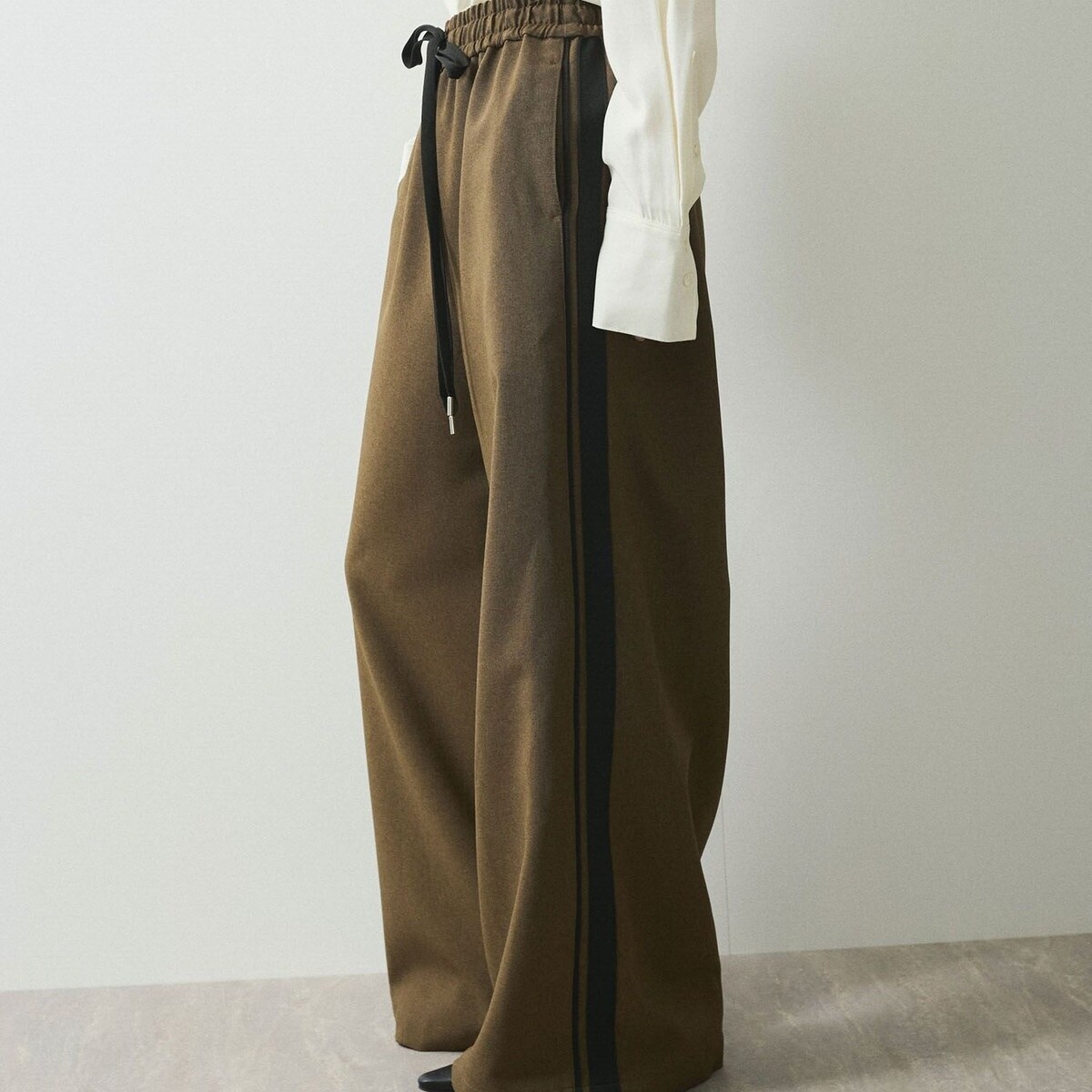 アダムエロペ(ADAM ET ROPE') レディース パンツ の一覧