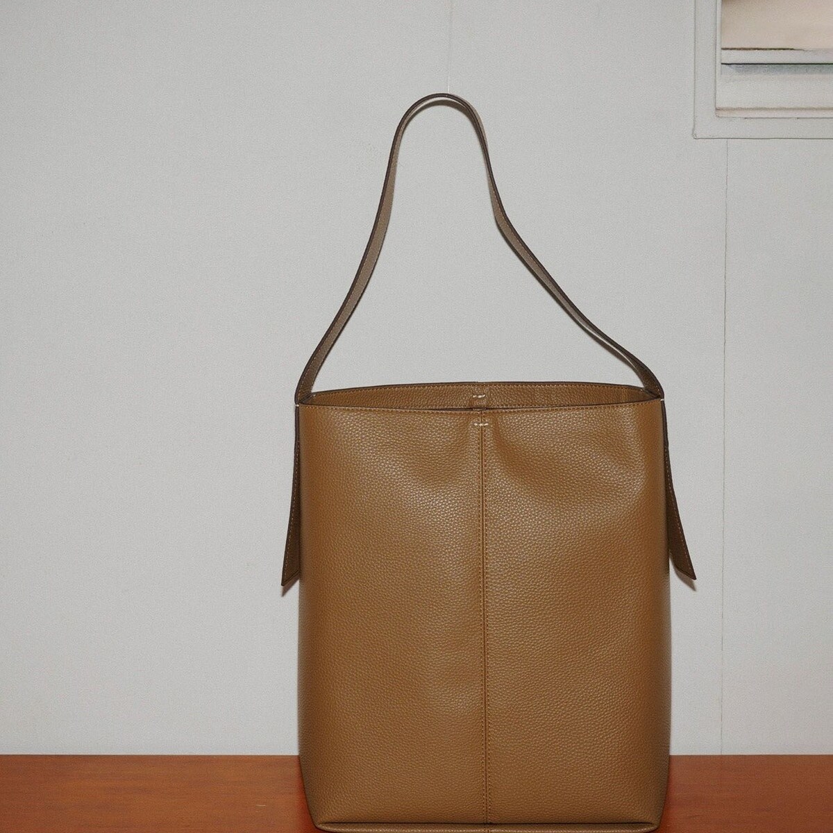 再入荷】軽量シュリンクワンハンドルバッグ | アダムエロペ(ADAM ET