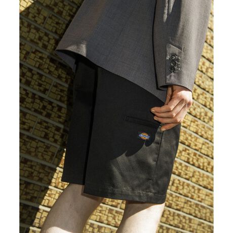 [^ԁFGKS25770]yDickies for ADAM ET ROPE'zsDickies/fBbL[YtŒԂł荂lCւhWORK SHORT(42283)hx[XɁAA_G؂炵N[ɗĂʒ쐬܂BCCœWJĂWORK SHORT̏ZA蕝LɒplɕύXB܂AYڂȈۂɂ܂Ƃ߂ׂɐnCĈ̂ύXĂ܂BWORK SHORT̓Z^[vX{Ă܂AA_G؂炵JWA߂ȂۂɂׂɃs^bNĂ܂B܂AEGXg͂āuDickiesvSzAǂȃX^Cɂ}b`悤ɃVvɂ܂Ƃ߂܂BDickies炵͂̂܂܂ɁAA_G؂̃GbZXZ̈{Ɏdオ܂ByDickies/fBbL[YzfBbL[ÝA1922NɃAJOeLTXBŐ܂ꂽ[NJWAuhłAE100œWJĂBYEfB[XELbY͂߁AobOLbvȂǃANZT[WJĂ܂B