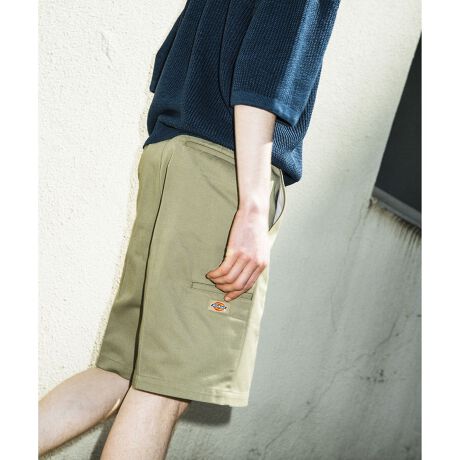 [^ԁFGKS25770]yDickies for ADAM ET ROPE'zsDickies/fBbL[YtŒԂł荂lCւhWORK SHORT(42283)hx[XɁAA_G؂炵N[ɗĂʒ쐬܂BCCœWJĂWORK SHORT̏ZA蕝LɒplɕύXB܂AYڂȈۂɂ܂Ƃ߂ׂɐnCĈ̂ύXĂ܂BWORK SHORT̓Z^[vX{Ă܂AA_G؂炵JWA߂ȂۂɂׂɃs^bNĂ܂B܂AEGXg͂āuDickiesvSzAǂȃX^Cɂ}b`悤ɃVvɂ܂Ƃ߂܂BDickies炵͂̂܂܂ɁAA_G؂̃GbZXZ̈{Ɏdオ܂ByDickies/fBbL[YzfBbL[ÝA1922NɃAJOeLTXBŐ܂ꂽ[NJWAuhłAE100œWJĂBYEfB[XELbY͂߁AobOLbvȂǃANZT[WJĂ܂B