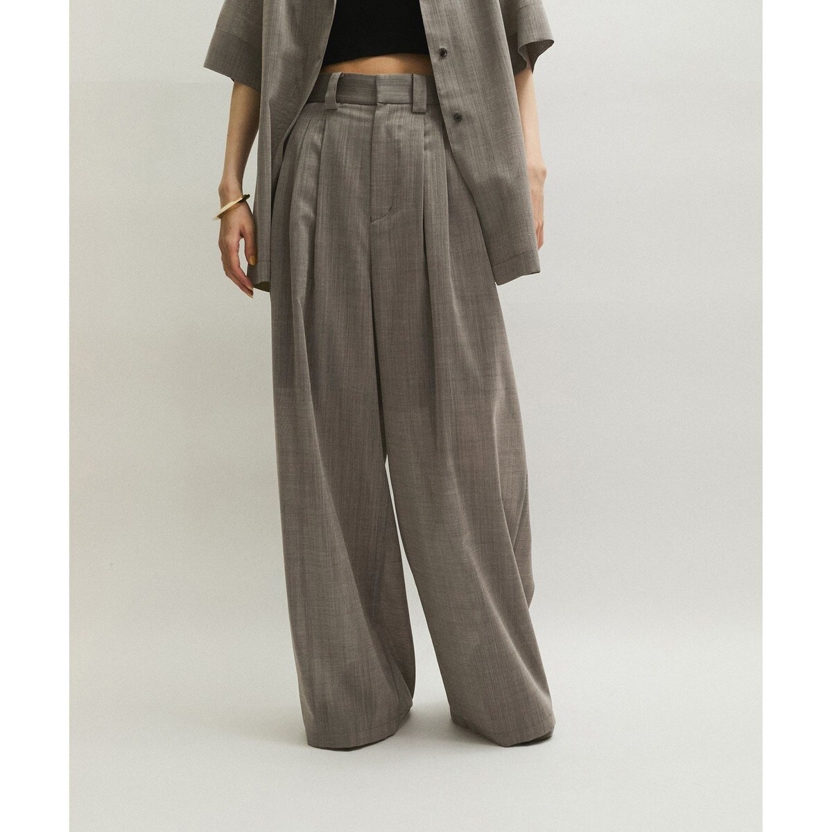 ADAM ET ROPE' 完売 【接触冷感】タックパンツ 接触冷感】タックパンツ | アダムエロペ(ADAM ET ROPE
