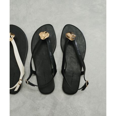 [^ԁFGAA05170]2025tāADAM ET ROPE' FEMMEyMaterialzAbp[ɂ͏iȎ̃U[tFCNU[gpByDesignzJWA߂[hȈۂ킹AfUĈgOT_B_炩̂ꂽEhgD{ؚȃXgbvɁA^`[t̂ƂANZgAsIȃ[hoĂꑫB炩Ԃ̗ǂ\[gpAȂ݂̗ǂSńByColorz[h[uɓŃR[fBl[gɂ킹₷[hȃubNƁA݂̗ǂItzCĝQFWJByStyling pointz^`[t̑݊̂ŁAJWAȃR[fBl[gɉ؂₩Vvȃs[X킹߁BbNX[hYẴ][g⃌W[V[ɂ͂AfC[X^CɂЎāB