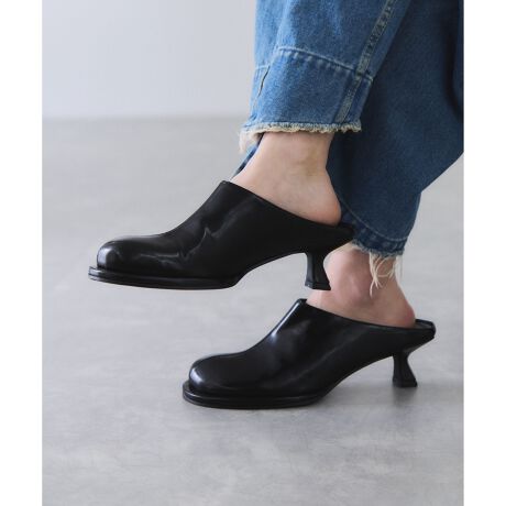 [^ԁFGAA25020]2025-26H~ADAM ET ROPE' FEMMEyMaterialz悢򊴂AU[̎ɂČItFCNU[gpByDesignz\[Ƀt`t\zIȒ肪|Cg̍b[~[Bܐ̓RƂtHڂEhgD{ό`q[̃VGbgoX̎ꂽfUCB芴̂q[I肵AVGbg◚pɂIWifUC1ByColorz[hȑ܂ubNA悢邳̂uE2FWJByStyling PointzɃ{[vXA[YȃVGbg̃pcꂽX^COƍ킹̂߁B