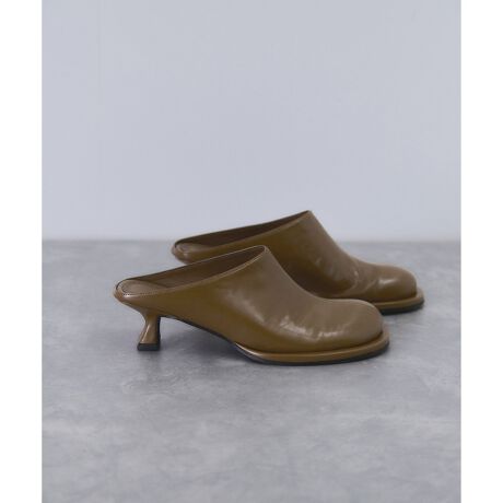 [^ԁFGAA25020]2025-26H~ADAM ET ROPE' FEMMEyMaterialz悢򊴂AU[̎ɂČItFCNU[gpByDesignz\[Ƀt`t\zIȒ肪|Cg̍b[~[Bܐ̓RƂtHڂEhgD{ό`q[̃VGbgoX̎ꂽfUCB芴̂q[I肵AVGbg◚pɂIWifUC1ByColorz[hȑ܂ubNA悢邳̂uE2FWJByStyling PointzɃ{[vXA[YȃVGbg̃pcꂽX^COƍ킹̂߁B