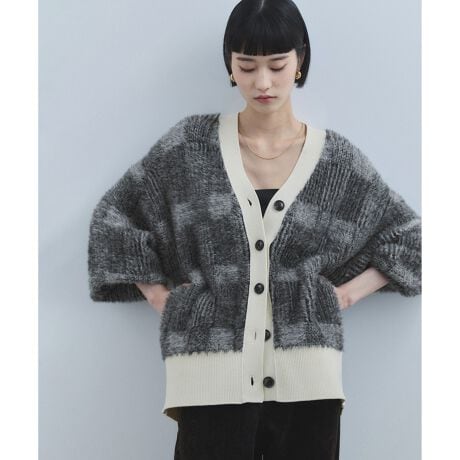 [^ԁFGAK55510]2025-26H~ADAM ET ROPE' FEMMEyMaterialzt@[ё̂tFU[[gpAgh̃`FbNWJ[h҂݂Ŏdグ1BBȃ`FbN͎₷ŝJ[ɂlۂp\BSn悢炩ȔG肪ŁAttڂ́BёȂAтɂ̂BuȂǂɂ͂ƕ҂ݗĂTCN|GXefނgpByDesignzƂI[o[TCYŎdグAVlbÑbNXJ[fBKBtFU[[ƃ|GXe[gݍ킹邱ƂɂA\LɎdグfUCB߂̃uŃntALbƕ҂ݗẴuɃXbgA񂪂ꂢɌ悤ɎdグĂ̂̃|CgBTChɂ|PbgɂAp˔fUCByColorzubN~LiizFLijACgO[~LiizFLijAuE~x[WizFuEj3FWJByStyling pointzChpcRN[pc킹߁B[VGbg̃s[Xɍ킹ĂB---------------:Ȃn:ȂLk::Ȃň:J:{^J|Pbg:---------------fg:165cm size:F