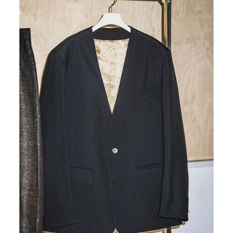 [^ԁFGMV15040]킬ƂꂽfUCۗA\zIVGbgBƔ𗼗A{idẴm[J[WPbgBZbgAbvΉXbNX͂火2v[c XbNXC[W[XbNXyfށzwubNxE[Ƀ|GXeނuhAn̂T[WfށBRp⊯ȂǃjtH[n܂{ѐD(jbP)ے鍂xT[WfނgpĂ܂BǎȞуE[̂Ȃ₩ƁAVZeBbNt@Co[̗͋𕹂Ă܂Br̎ɍœKȊj[W[h̖qō̗pꂽZQF؃VXeŊǗASESŃg[TuȍirтłB|GXeɂ͒nۑSɔzTCNgpĂ܂ByNIKKEz1896NnƂ̓{ѐD(ʏ́FjbP)́AmĂɊJԂォ猻݂Ɏ܂ŋߑ㐼mjɍvĂ܂BnƓ͌RѕžROiɐYA݂̎͌OʃJ[hɈۊǂĂ܂B̌͋{̍DAXN[ErWlXjtH[T/WfށAăgbv]̃t@bVfނ̊JdˁA120Nȏ̗j̒Ő^ɂ̂ÂƌAvVd˂ȂiĂ܂Bqfނ̍r#01J[Fi\nj |GXe 54%  46% inj |GXe 100%#21J[Fi\nj  43% [ 43% |GXe 9% iC 3% AN 1% |E^ 1% inj |GXe 100%wuExC^ÃJ[lbvgpCgcC[hfނłBtȃC[Ŵz[XpłAî銴\邽߂ɁÂ郌[ɃE[^egpAvXĂ܂B܂ARɂ̓Xgb`̂E[ƃC^ÃJ[lbvD荞ނƂŁA荂fނɎdグ܂B\bhȑgݍ킹łaȂR[fBl[gɓ݂܂ByfUCzEVcɂTVcɂAm[J[2{^dlENVbNȃpbhV_[tbv|PbgŖ{ie[[h̗vf𓥏PE{^ʒu͂߁A{bNXVGbgŒ悢E\n̓tHۂR[eBOHA\zIȈۂɁEnɂ݂͌̂Te̗pA}bgȕ\nƂ̏iȃRgXgyfpz183cm/LyTCYzTCYl:g`175cmTCYk:g176cm`W̌^ɂڈɂȂ܂B--------------------------n::ubN͂₠蓧:Ȃ|Pbg:Lk:Ȃň:--------------------------