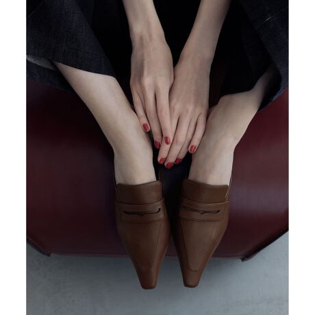 [^ԁFGAA25010]2025-26H~ADAM ET ROPE' FEMMEyMaterialz}bgȕ\ʊƁAU[̎ɂČItFCNU[gpByDesignz[t@~~[̔̂tbgfUCBJWAɂNVbNɂlXȃX^COy߂ACeBƒ߃VGbgɂIWifUC̃XNGAgD^gpByColorzubNA_[NuE2FWJByStyling pointzG߂̕ςڂɂƊ􂷂~[fUCBChȃ{gXƂDBR[fɔvX̂ɂ߁B\bNXC[hĂfGB?